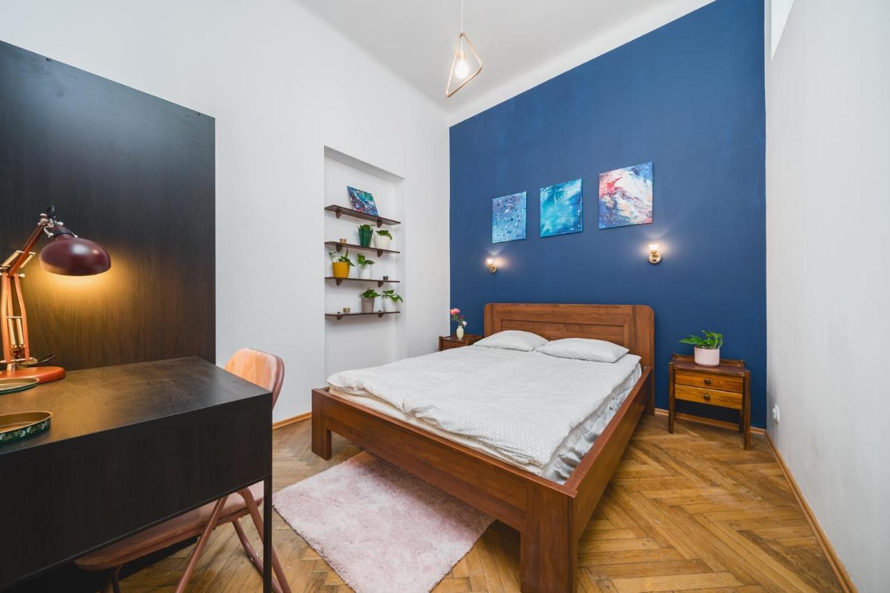 2 Bedroom Apartment Next To The Main Railway Station - By Upstairs Krasków Exterior foto